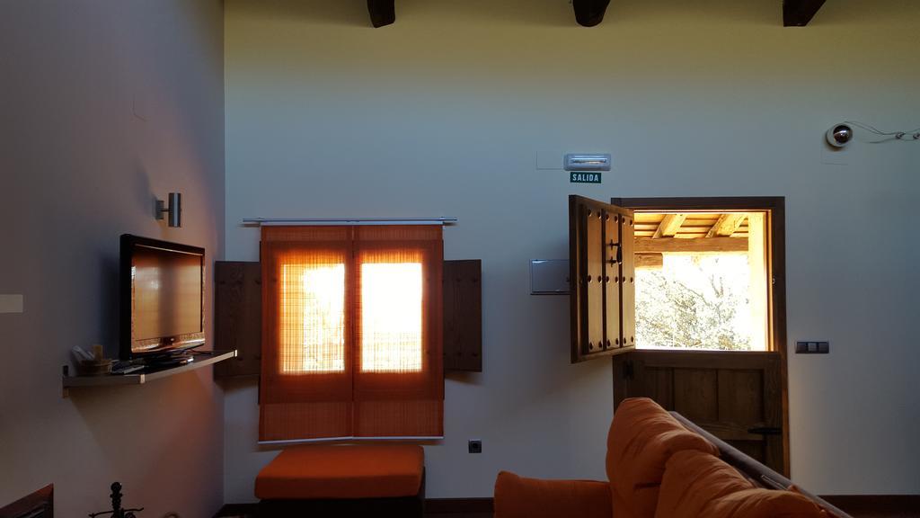 Apartamentos Rurales En Plena Sierra La Calera Bagian luar foto